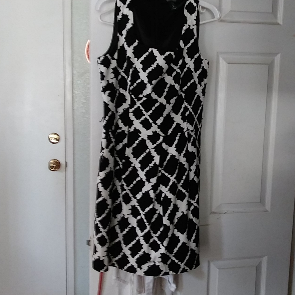 WHITE HOUSE BLACK MARKET dress